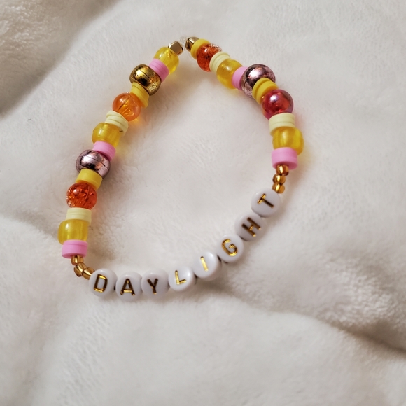 Set of 5 Taylor Swift Eras Tour Friendship Bracelets Keepsake - Picture 9 of 16